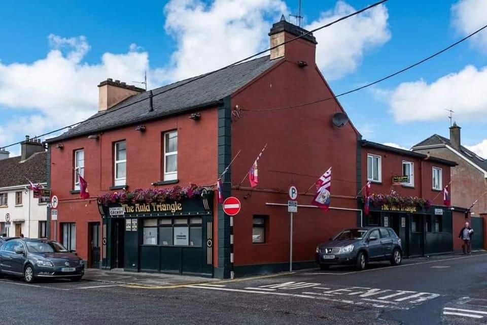 The Auld Triangle Bed & Breakfast Loughrea Exterior photo